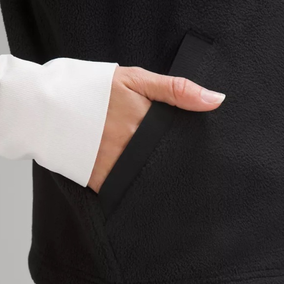 Lululemon Fleece + Ripstop Hiking Vest - Picture 5 of 10